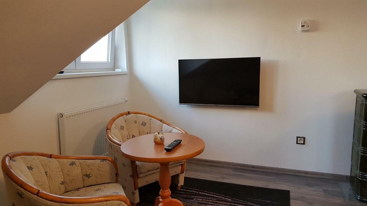 Room With A High Tatras View And Fireplace Štrba Exteriör bild