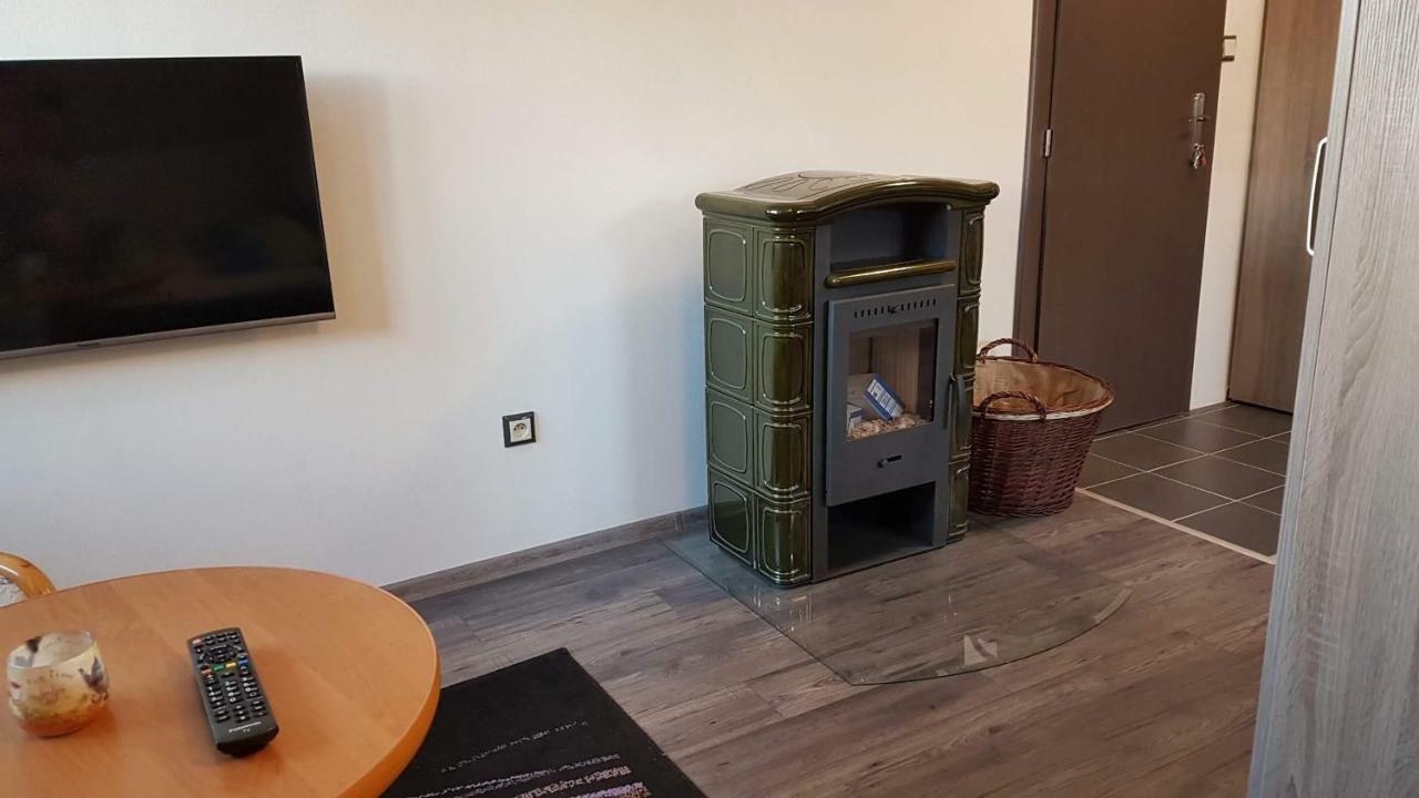 Room With A High Tatras View And Fireplace Štrba Exteriör bild